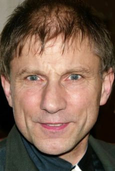 Саймон МакБерни