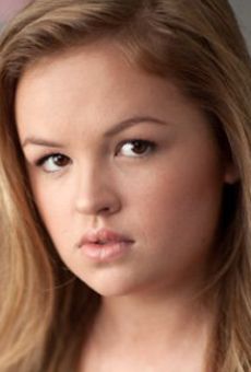 Джессика Эмли